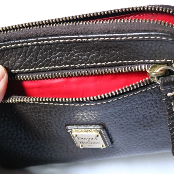 DOONEY & BOURKE 1975 Pebbled Brown Leather Wristlet Wallet Travel Change Purse - Picture 5 of 10